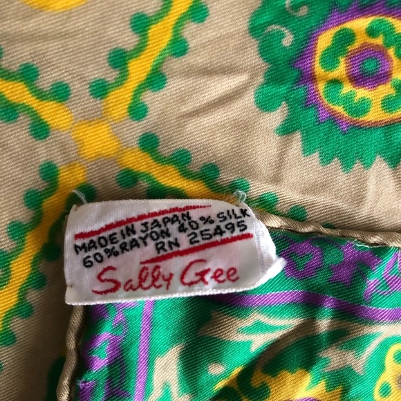 Sally Gee 1960 1970s silk rayon  printed scarf Plus bonus Champaign silk scarf - Picture 4 of 9
